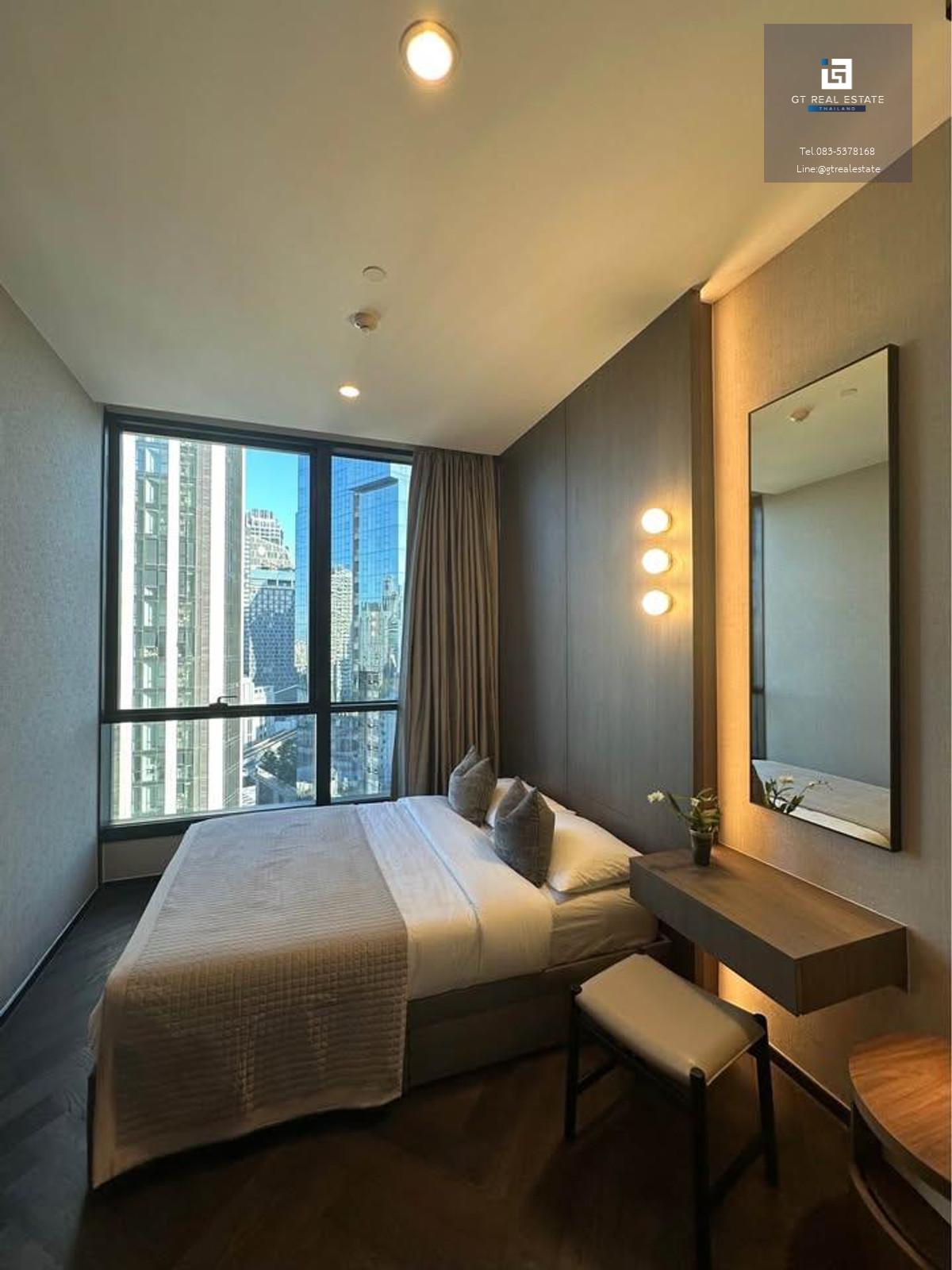 คอนโด The Esse Asoke เดินทางสะดวก ใกล้รถไฟฟ้าบีทีเอส มีรถรับส่ง ห้องสวย เฟอร์นิเจอร์ครบ พร้อมอยู่!!