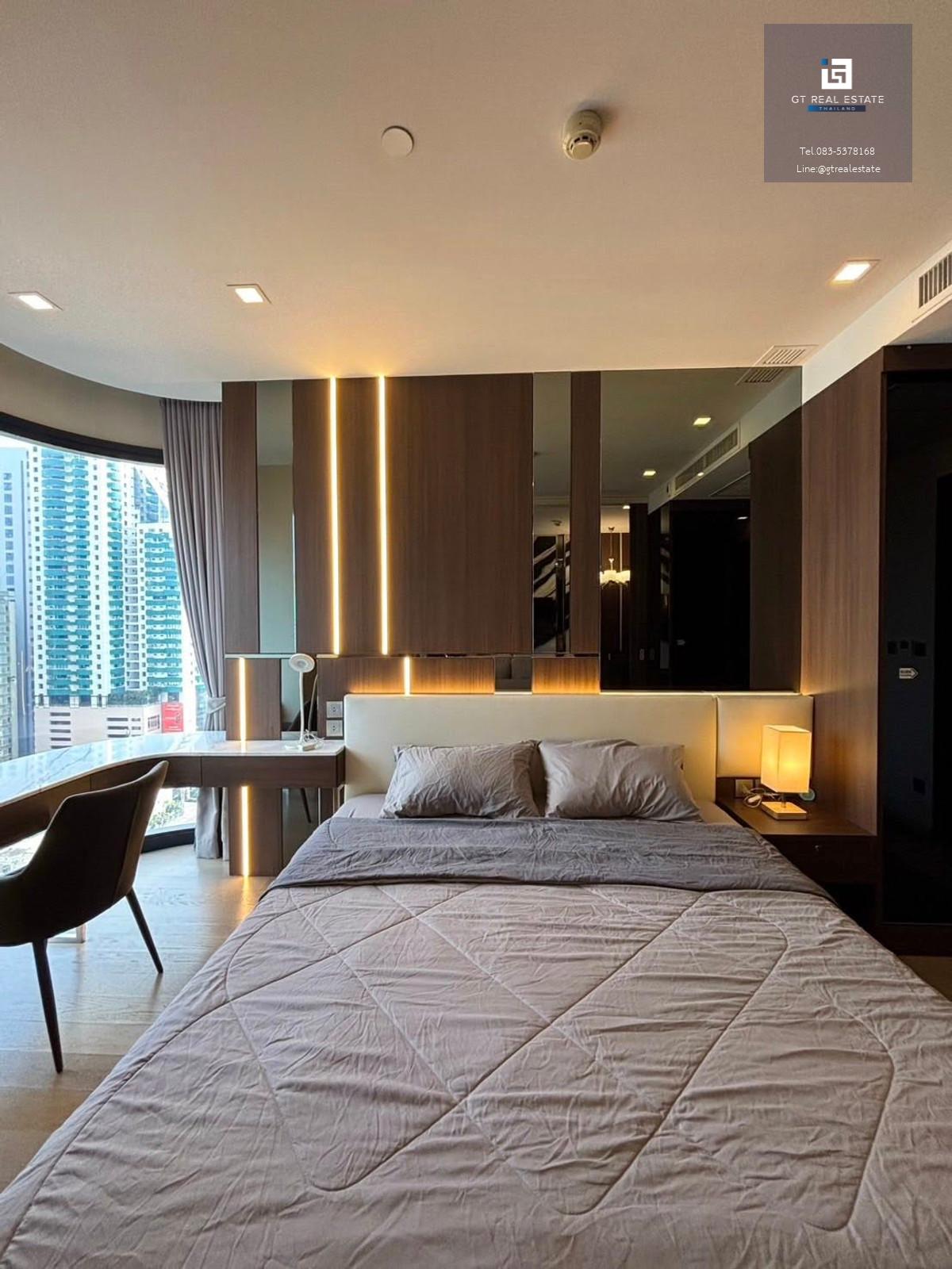 คอนโด Ashton Asoke เดินทางสะดวก ใกล้รถไฟฟ้าบีทีเอส มีรถรับส่ง ห้องสวย เฟอร์นิเจอร์ครบ พร้อมอยู่!!