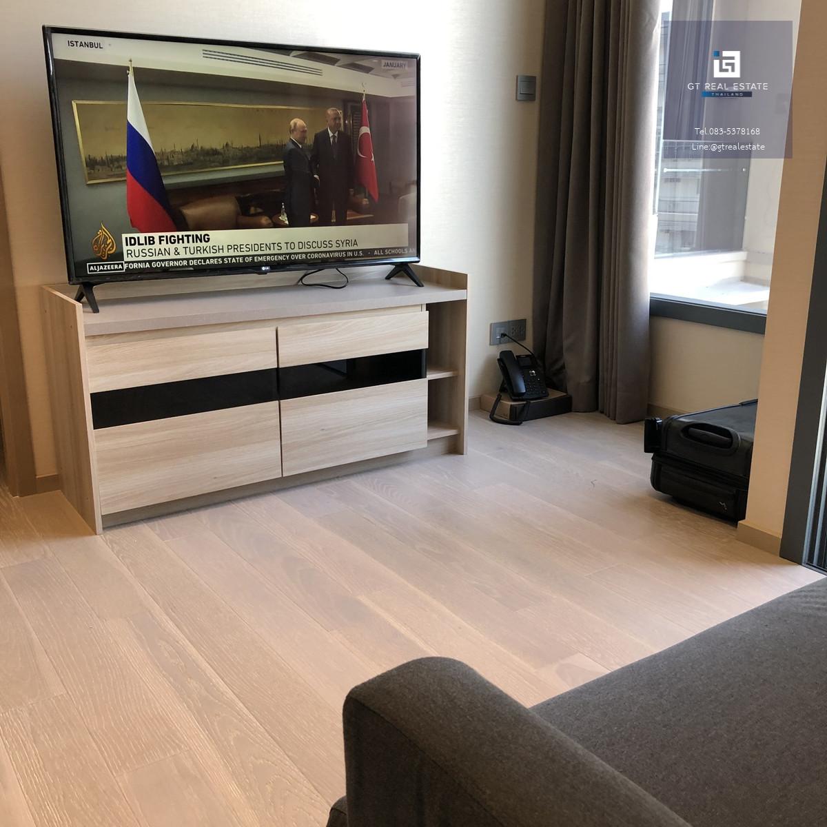 คอนโด The Esse Asoke เดินทางสะดวก ใกล้รถไฟฟ้าบีทีเอส มีรถรับส่ง เฟอร์นิเจอร์ครบ พร้อมอยู่